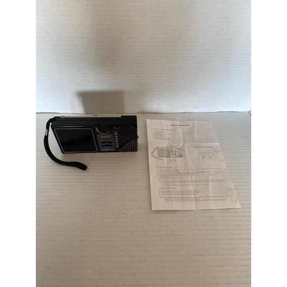 Travelers AM/FM Portable Pocket Size Radio with LCD Alarm Clock Model MFR-88 - Picture 2 of 8